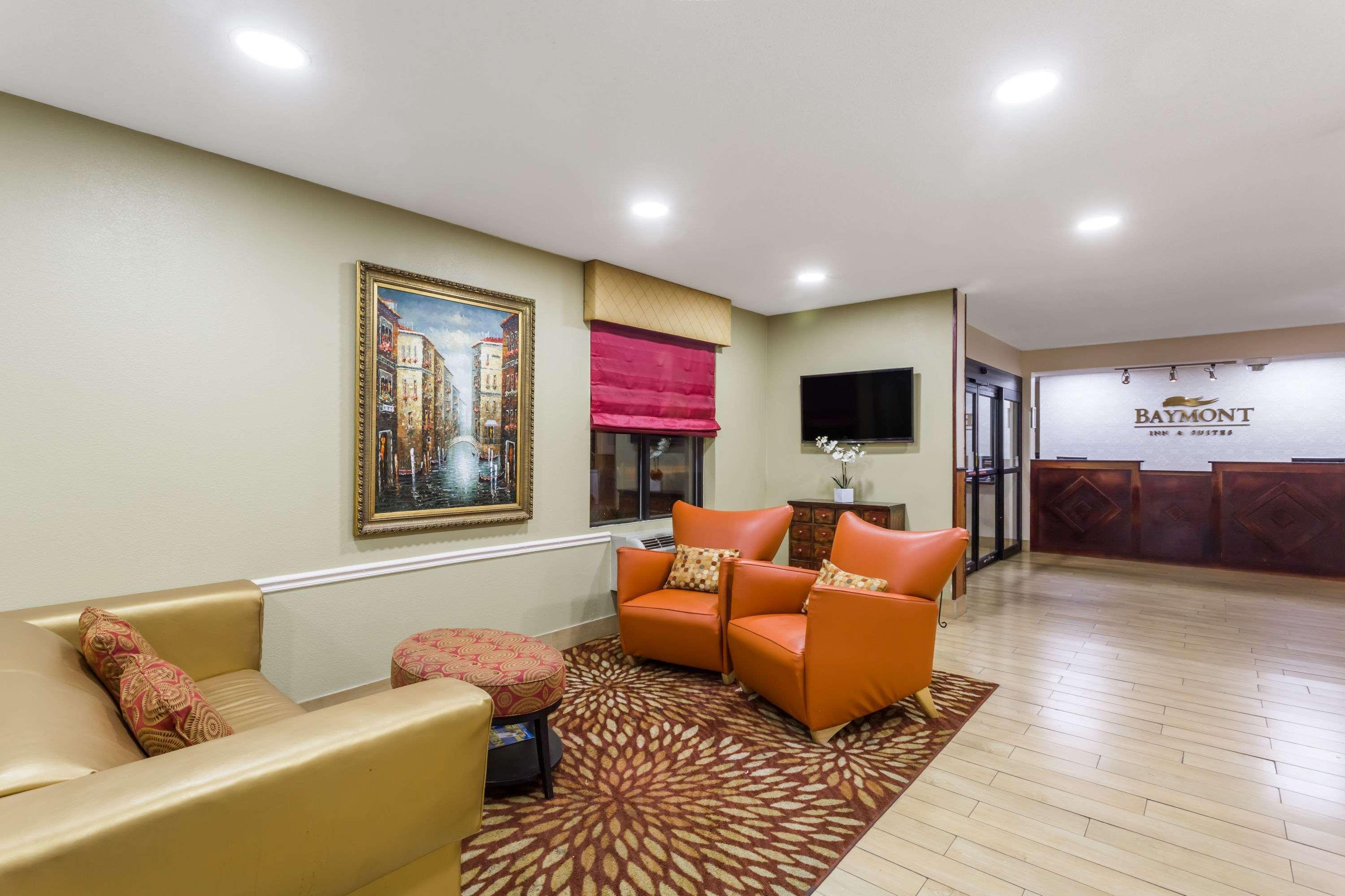 Baymont By Wyndham Savannah/Garden City Exterior photo